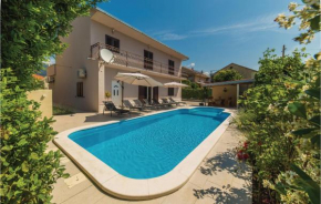 6 Bedroom Nice Home In Kastel Stafilic